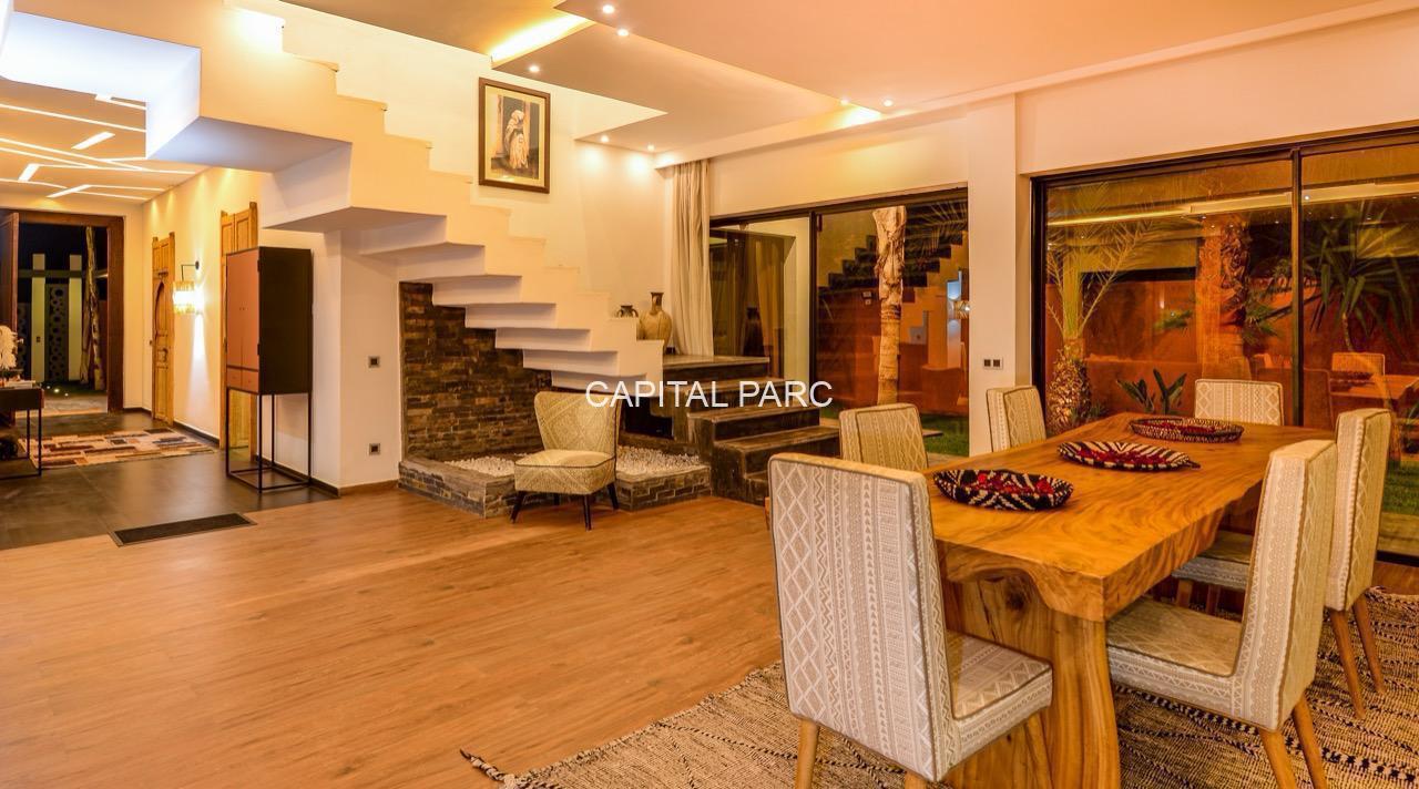 1000063562